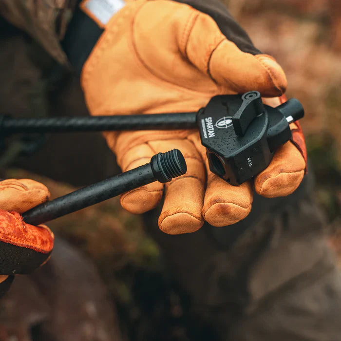 Bipé Spartan Javelin Lite – Fibra de Carbono, Ultra Leve, Ideal para Caça e Precisão Móvel